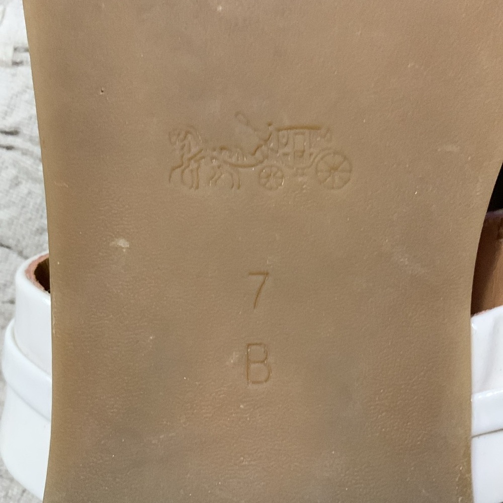 Coach Caterine Women Open Toe Patent Leather Thong Sandal Beige Size 7B - Picture 12 of 13